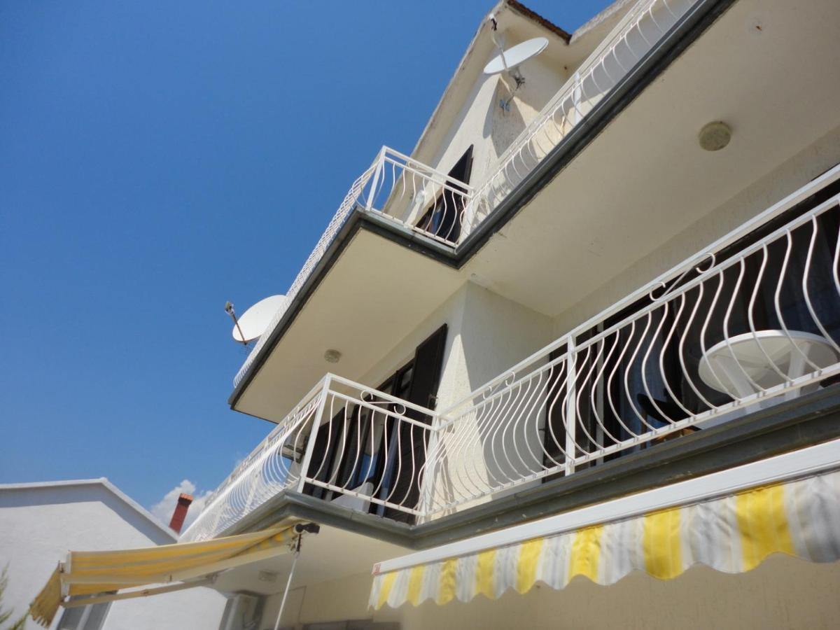 Wisteria Hotel Tivat Ngoại thất bức ảnh