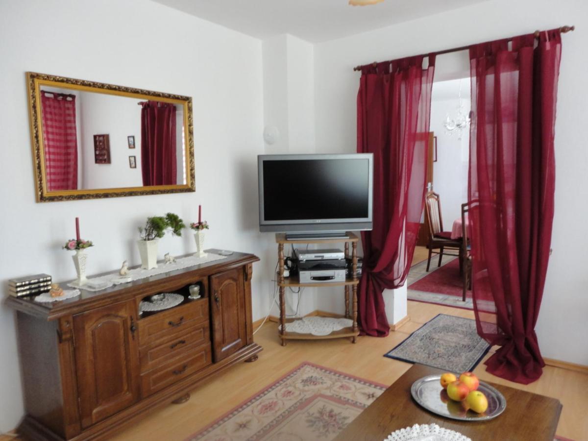 Wisteria Hotel Tivat Ngoại thất bức ảnh