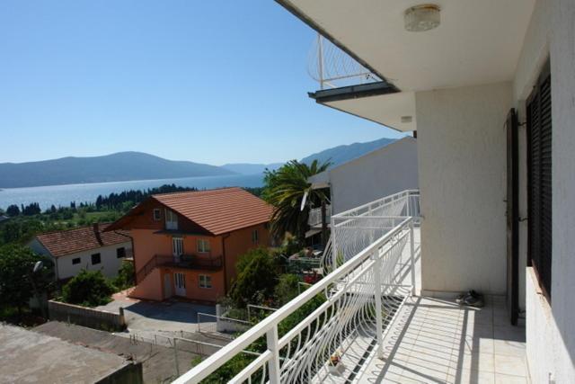 Wisteria Hotel Tivat Ngoại thất bức ảnh