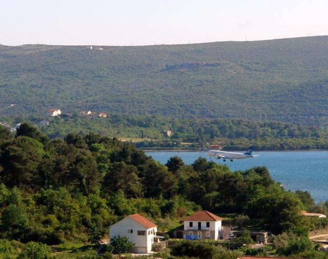 Wisteria Hotel Tivat Ngoại thất bức ảnh