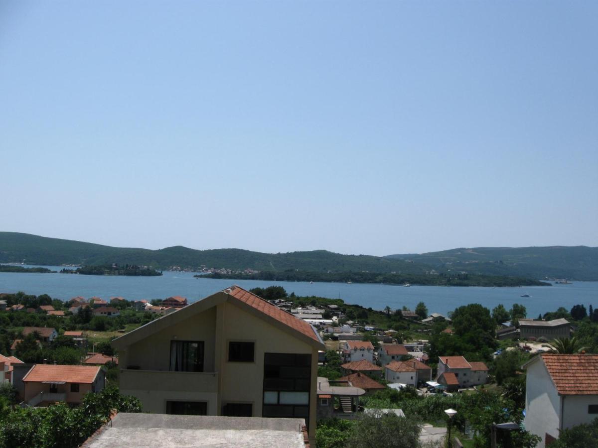 Wisteria Hotel Tivat Ngoại thất bức ảnh