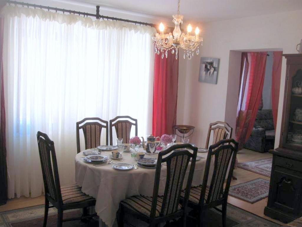 Wisteria Hotel Tivat Ngoại thất bức ảnh