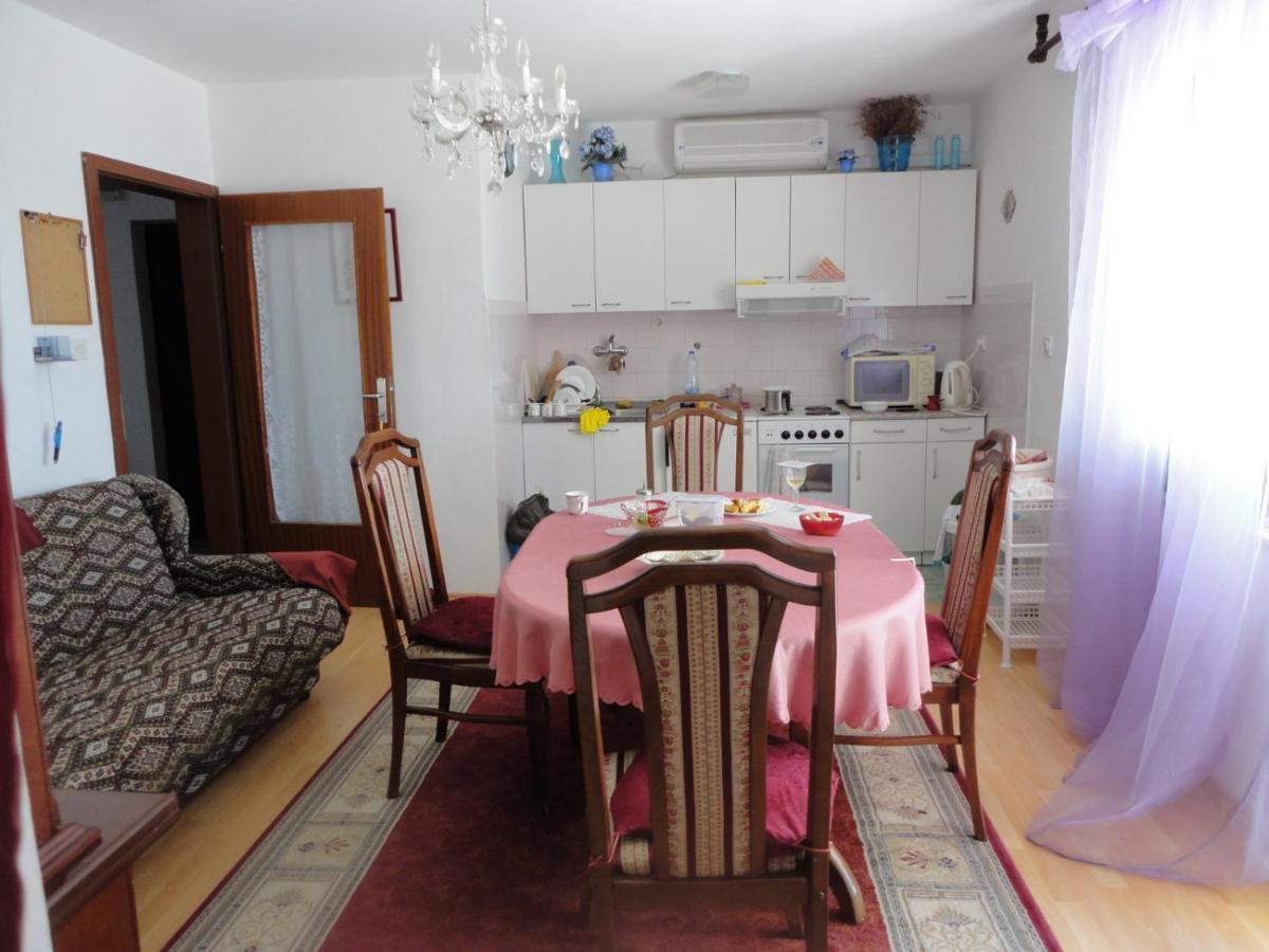 Wisteria Hotel Tivat Ngoại thất bức ảnh