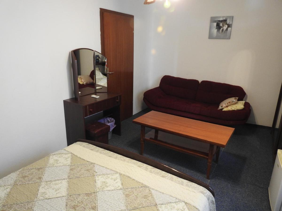 Wisteria Hotel Tivat Ngoại thất bức ảnh