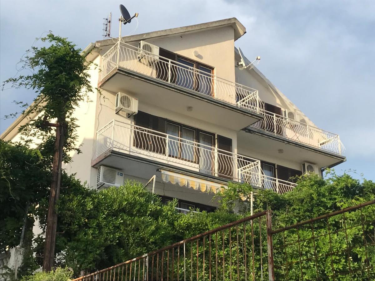 Wisteria Hotel Tivat Ngoại thất bức ảnh