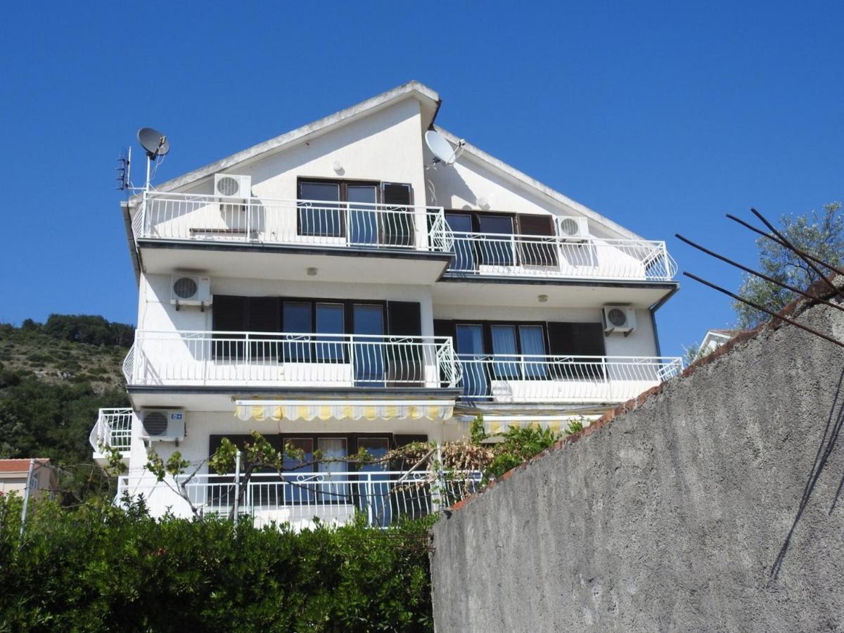 Wisteria Hotel Tivat Ngoại thất bức ảnh