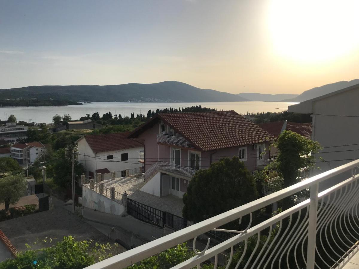 Wisteria Hotel Tivat Ngoại thất bức ảnh